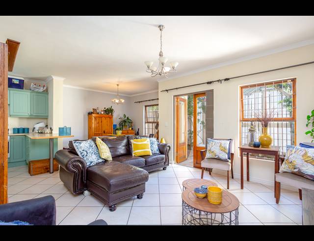 2 BEDROOM HOUSE SOLD IN HARFIELD VILLAGE
